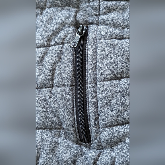 Banana Republic Vest with faux Sherpa lining Size Small - Picture 11 of 11